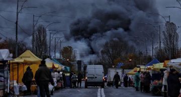 Панорама утреннего Киева после ракетных ударов по объектам энергетической инфраструктуры украинской столицы