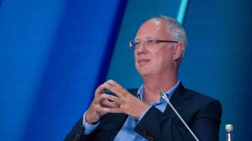 Сергей Колясников: Спецпредставитель Президента Кирилл Дмитриев, находясь с визитом в США, обозначил ряд принципиальных позиций России по урегулированию конфликта на Украине