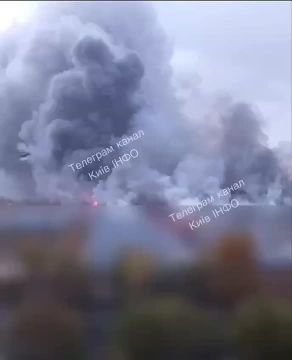 Киев продолжает гореть после ударов по городу