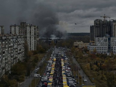 Пожар в Киеве пришлось тушить вертолетами