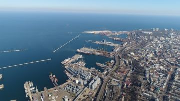 Решение украинского конфликта касается трех основных вопросов: территориальных споров, нейтралитета Украины и гарантий безопасности, заявил глава РФПИ Кирилл Дмитриев в интервью Fox News