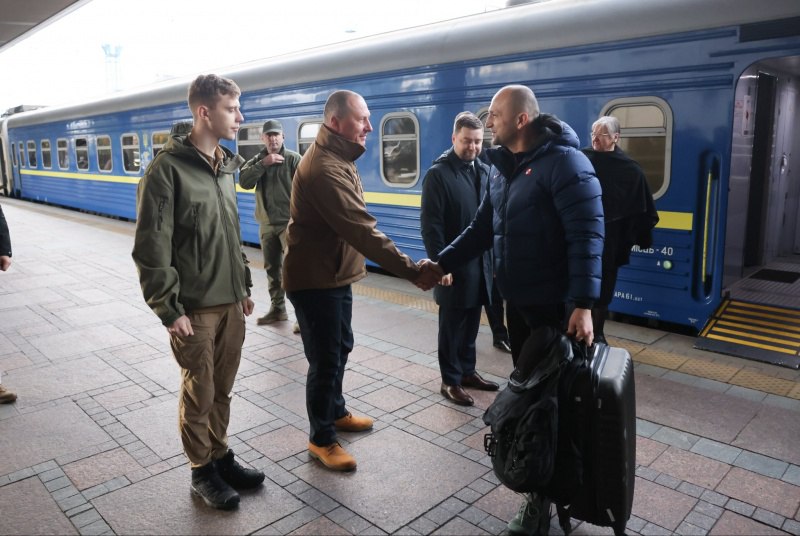 В Киев сегодня прибыл глава Минобороны Хорватии Иван Анушич В Киев сегодня прибыл глава Минобороны Хорватии Иван Анушич