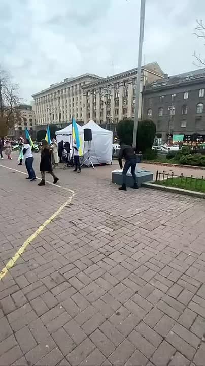 #украина_под_микроскопом: После того, как Зеленский практически изгнал из Украины православие, сознание украинцев отдано на откуп откровенным сектантам