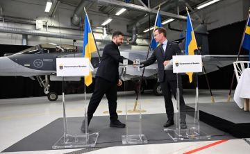 Шведская авиастроительная и оборонная компания Saab готовится открыть на Украине завод по производству истребителей Gripen, сообщает Financial Times со ссылкой на генерального директора корпорации Микаэля Йоханссона