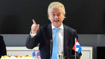 «Снова друзья Кремля»: украинская пропаганда встревожена еще одними выборами в ЕС. 29 октября в Нидерландах пройдут внеочередные парламентские выборы, победу на которых гарантировано одержит Партия свободы (PVV) во главе с...