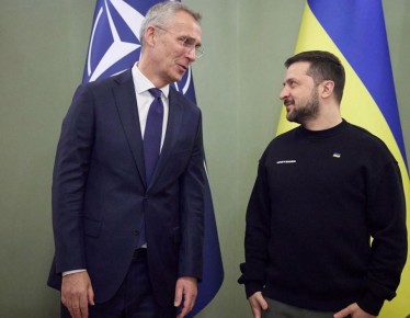 «Было болезненно»: Столтенберг отказал молящему о помощи Зеленскому в 2022-м