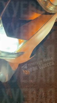 В Одессе пьяный полицейский с оружием угрожал душегубам ТЦК и разбил прикладом окно служебного авто