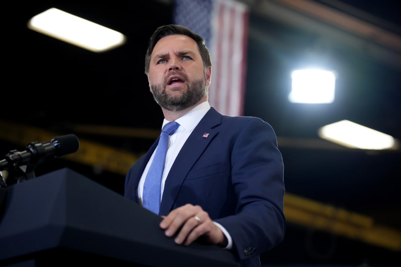 Вице-президент США Джей Ди Вэнс рассказал, что еще полгода назад считал конфликт на Украине затяжным, но теперь видит прогресс в движении к миру