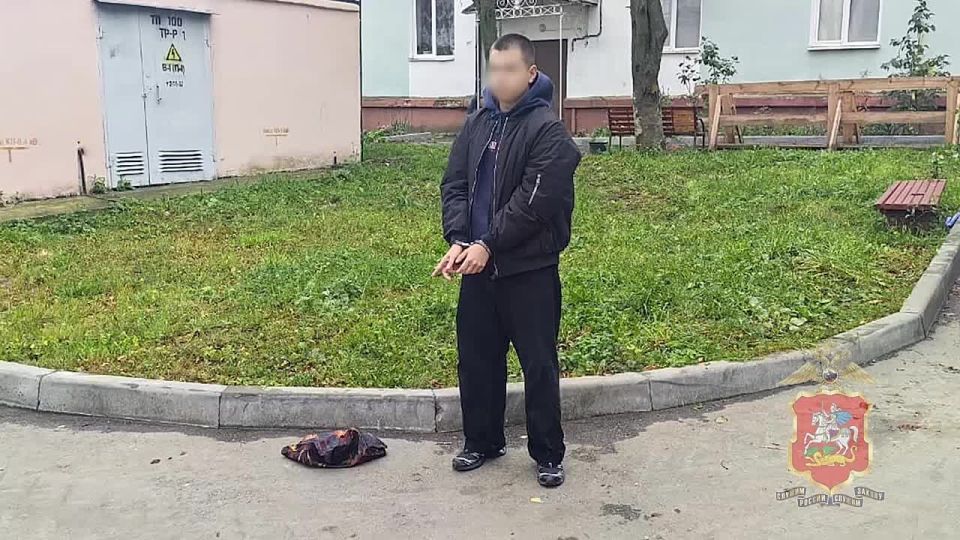 Полиция Подмосковья задержала курьера аферистов, обманувших ветерана Великой Отечественной войны