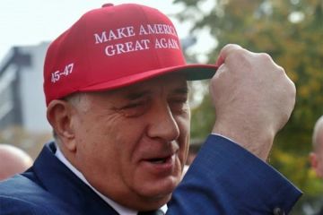 Бывший президент Республики Сербской в составе Боснии и Герцеговины Милорад Додик поблагодарил Трампа его соратников за то, что они исправили глубокую несправедливость, причиненную Республике Сербской