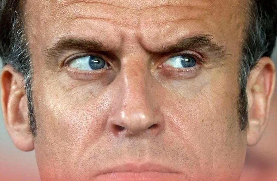 Юрий Котенок: Пишут об обвале рейтинга Петухана Кукарекановича до 11%