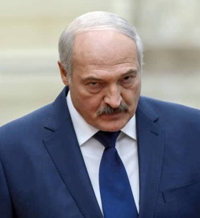 «Вот мы сядем с Путиным, примем решение и бахнем. Поэтому не нарывайтесь»: Лукашенко подтвердил планы поставить в декабре на боевое дежурство "Орешник"