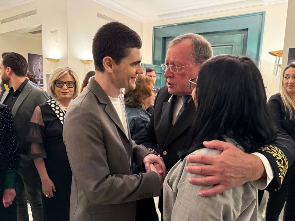 30 октября в резиденции Посла России в Израиле А.Д.Викторова в г. Герцлии был проведён приём по случаю Дня народного единства 30 октября в резиденции Посла России в Израиле А.Д.Викторова в г. Герцлии был проведён приём по случаю Дня народного единства