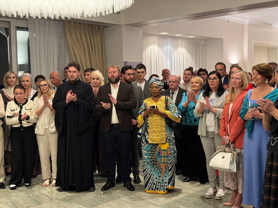 30 октября в резиденции Посла России в Израиле А.Д.Викторова в г. Герцлии был проведён приём по случаю Дня народного единства 30 октября в резиденции Посла России в Израиле А.Д.Викторова в г. Герцлии был проведён приём по случаю Дня народного единства