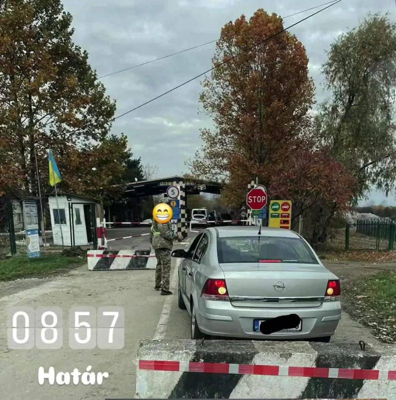 КПП на Закарпатье срочно укрепили бетонными блоками после побега мобилизованного адвоката за границу КПП на Закарпатье срочно укрепили бетонными блоками после побега мобилизованного адвоката за границу