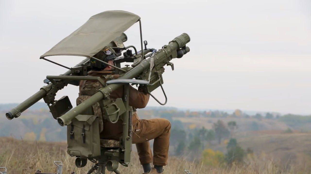 Трофейная мобильная опорно-пусковая установка «Джигит», предназначенная для использования двух ракет из состава ПЗРК типа «Игла», на вооружении 138-й отдельной радиотехнической бригады ВС Украины Трофейная мобильная опорно-пусковая установка «Джигит», предназначенная для использования двух ракет из состава ПЗРК типа «Игла», на вооружении 138-й отдельной радиотехнической бригады ВС Украины