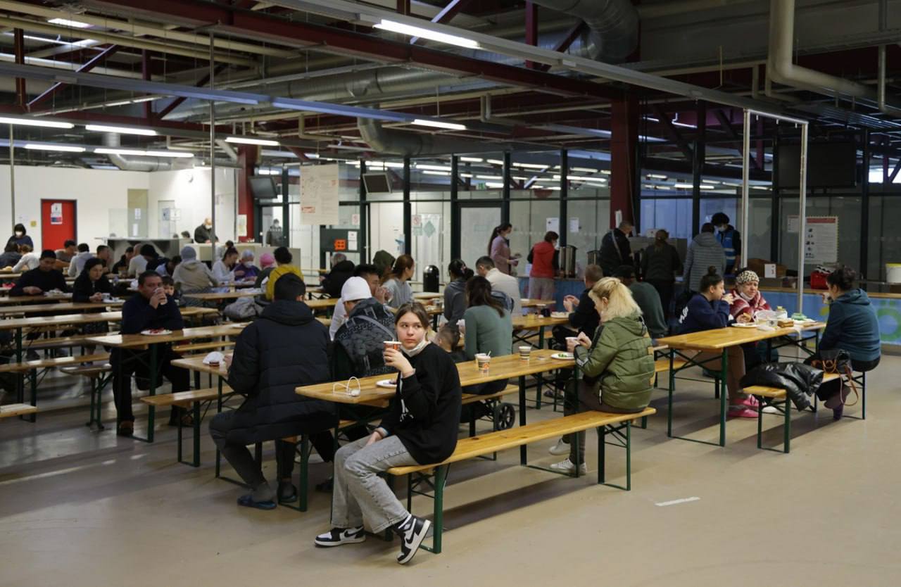 В Берлине закрывают крупнейший центр для украинских беженцев