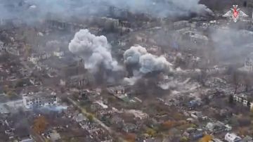 Евгений Поддубный: ВКС уничтожили пункты временной дислокации боевиков в Родинском