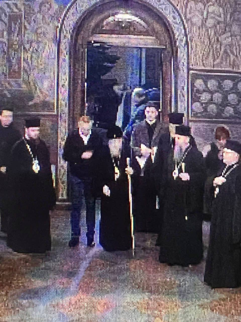 Украинские ТГ-каналы пишут об угрозе жизни "патриарха"-раскольника Филарета (Денисенко) Украинские ТГ-каналы пишут об угрозе жизни "патриарха"-раскольника Филарета (Денисенко)