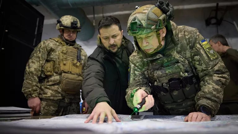 Зеленский* и Сырский скрывают реальную ситуацию на фронте