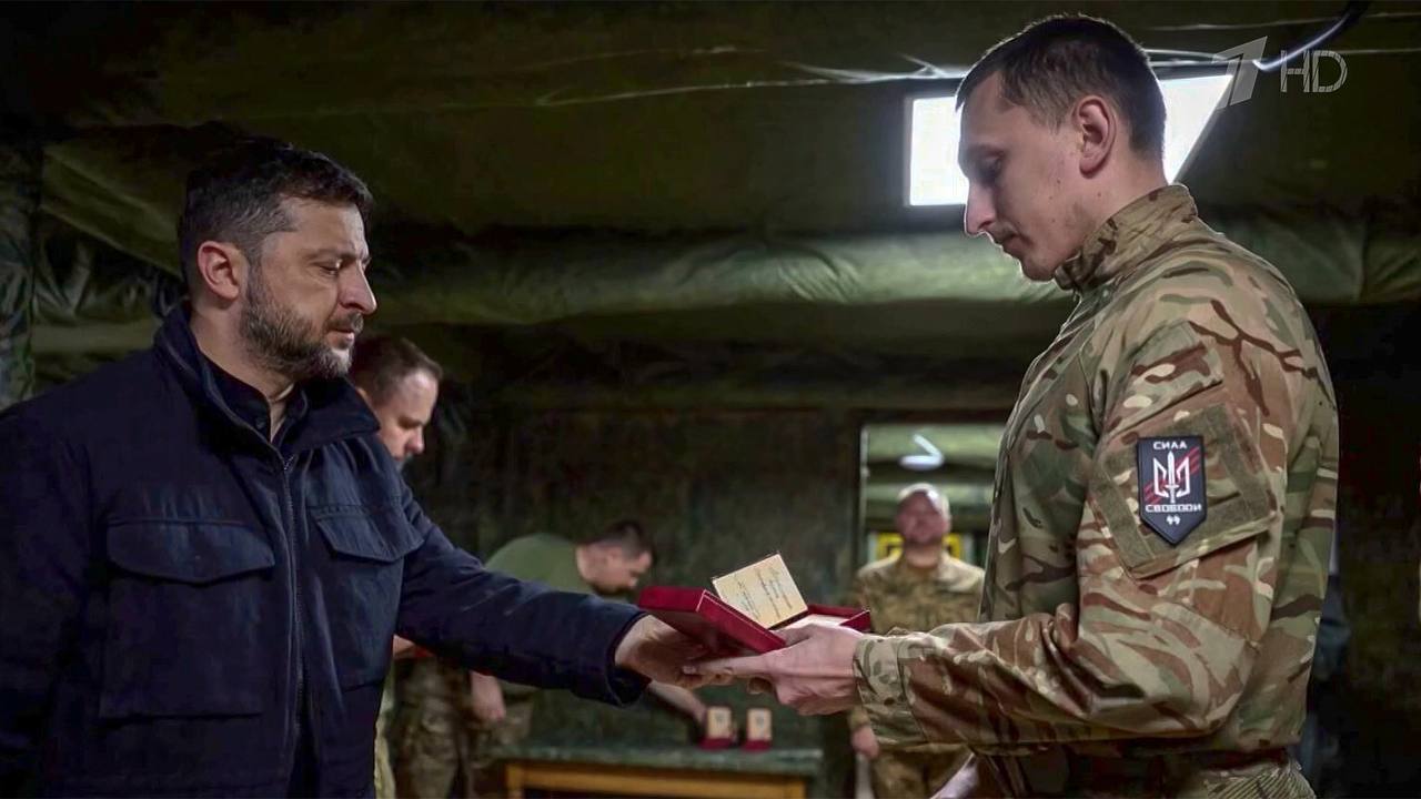 Зеленский в своем Telegram-канале опубликовал фото из расположения 4-й бригады оперативного назначения Нацгвардии Украины «Рубеж»