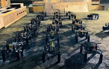 Сообщается, что Украина начала производить муляжи FPV-Дронов, которые должны создавать видимость «ожидающего» дрона-ловушки на дороге