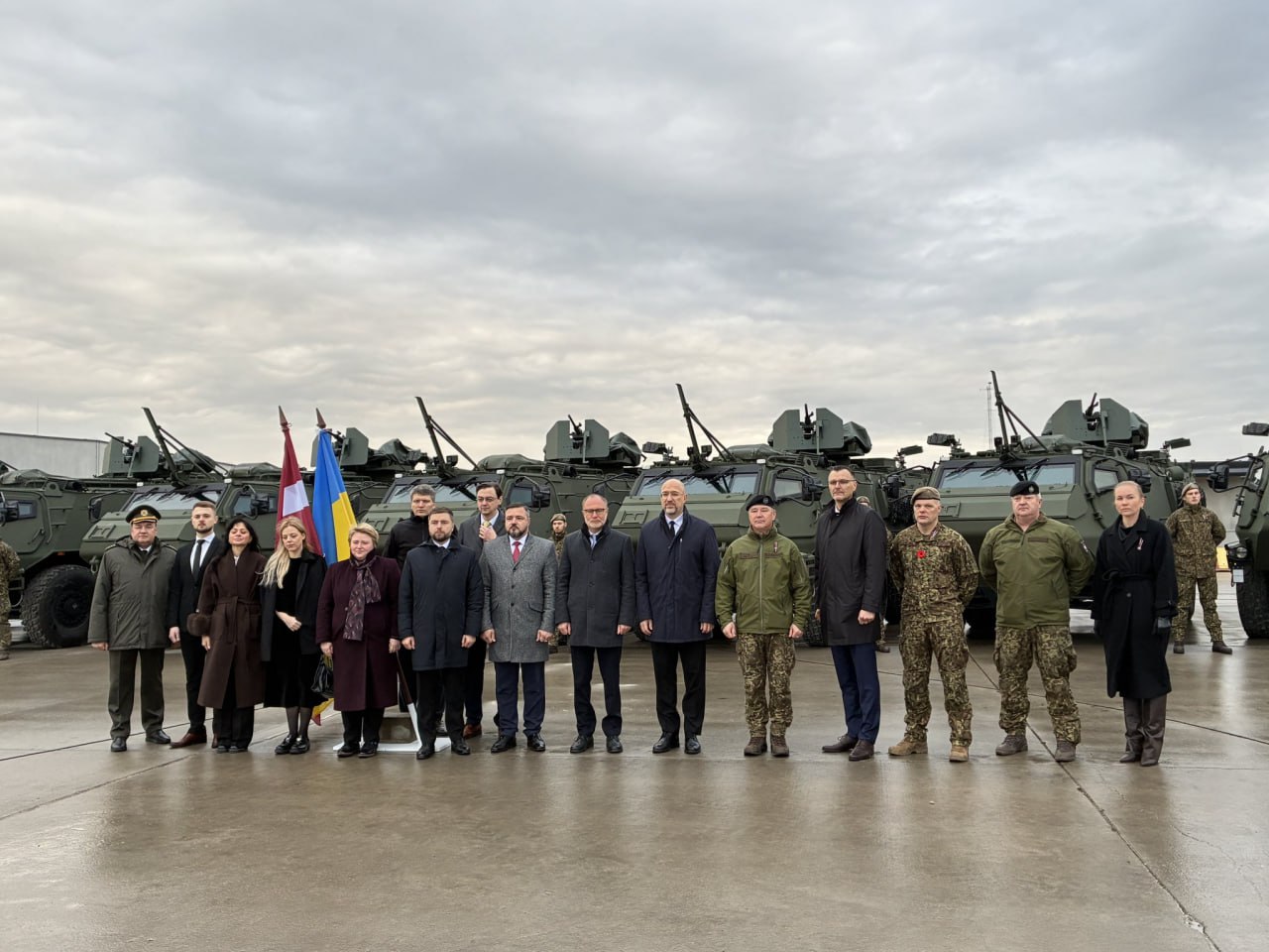 Латвия передала Украине 21 БТР Patria 6x6, сообщил министр обороны Латвия передала Украине 21 БТР Patria 6x6, сообщил министр обороны