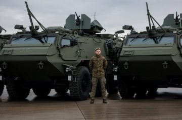 Украина получила от Латвии 21 бронетранспортер Patria 6x6, — министр обороны Денис Шмыгаль