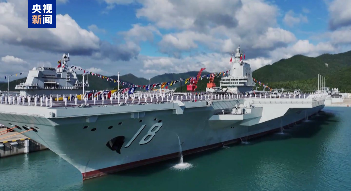 Китай официально ввёл в состав военно-морских сил Народно-освободительной армии (НОАК) новый авианосец «Фуцзянь» Китай официально ввёл в состав военно-морских сил Народно-освободительной армии (НОАК) новый авианосец «Фуцзянь»