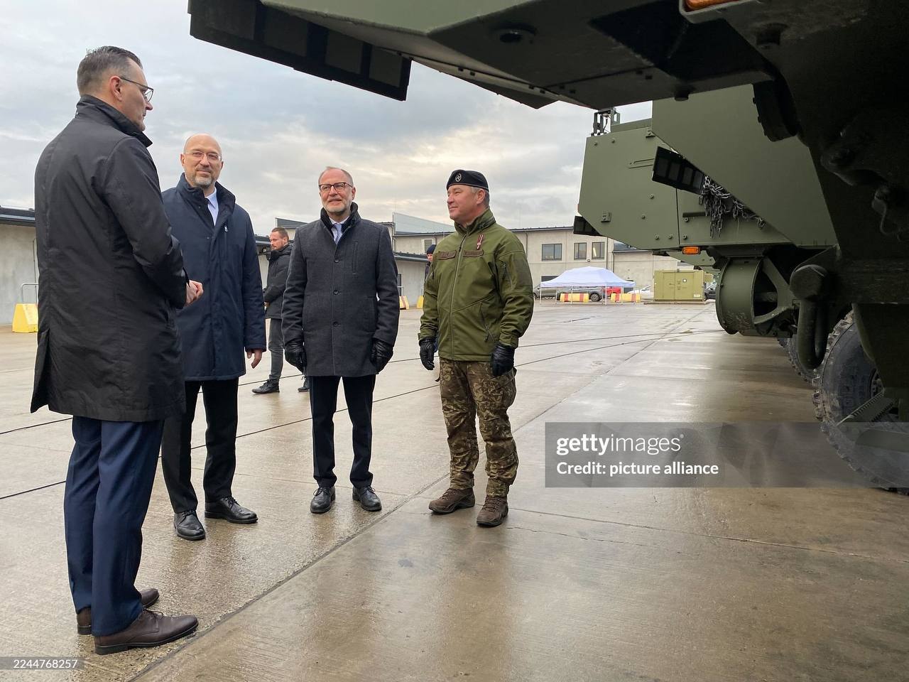 Юрий Котенок: Рига объявила о передаче Киеву 21 бронетранспортера Patria 6x6, собранного на базе Defense Partnership Latvia — совместного латвийско-финского предприятия Юрий Котенок: Рига объявила о передаче Киеву 21 бронетранспортера Patria 6x6, собранного на базе Defense Partnership Latvia — совместного латвийско-финского предприятия