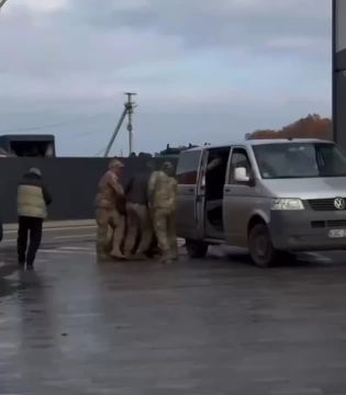 Украина: люди в штатском массово похищают мужчин прямо на улицах