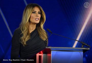 Первая леди США Мелания Трамп получила награду «Патриот года», сообщается на сайте Белого дома