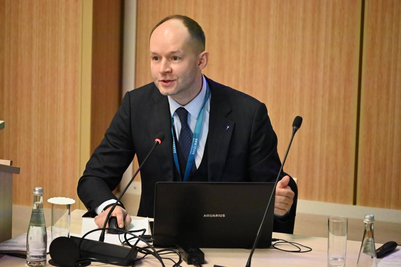 Роман Шередин представил доклад о цифровых сервисах управления государственным и муниципальным имуществом Роман Шередин представил доклад о цифровых сервисах управления государственным и муниципальным имуществом