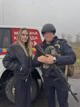 Роман Насонов: Визит Анджелины Джоли на Украину едва не обернулся провалом из-за скандала с ее водителем по имени Дмитрий, пишет The Telegraph
