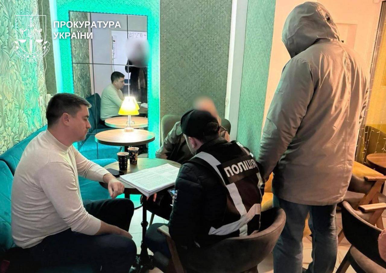 Но кидают вна Дуркаине не только собственных граждан, но даже и приехавших "больших белых господ"