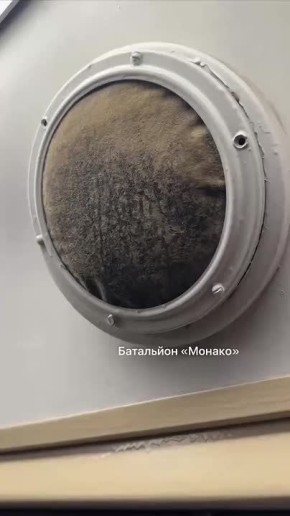 В киевском транспорте — новый уровень сюрреализма: объявления остановок звучат так, будто их записывали для туристов с Кибертрона или марсиан