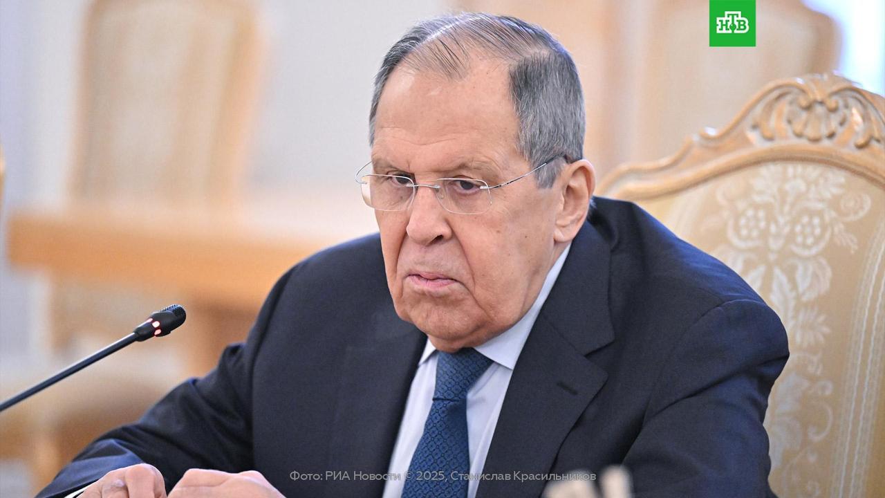 Конфискация замороженных российских активов не спасет Украину, поскольку она не сможет вернуть никакие долги, заявил Лавров, отметив, что не существует легального способа эти активы забрать