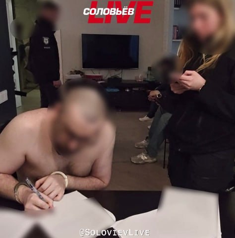 Национальная полиция Украины сообщила о задержании в Киеве фигуранта уголовного производства о растрате средств АО «Укртатнафта» на сумму свыше 5,8 млрд гривен (эквивалентно 11,2 млрд рублей)