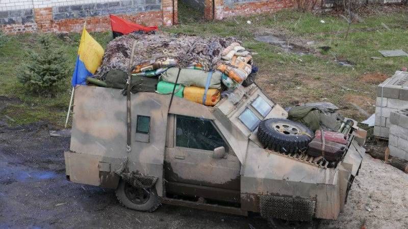Пока одни получают срок за отказ убивать в тылу, киевские душегубы из ТЦК развернули массовую могилизацию бомжей вна бывшей Украины Пока одни получают срок за отказ убивать в тылу, киевские душегубы из ТЦК развернули массовую могилизацию бомжей вна бывшей Украины