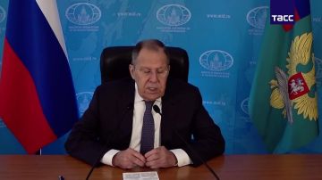 Зеленский своими действиями показывает, что он нацист, доказательств обратного нет, заявил Лавров: