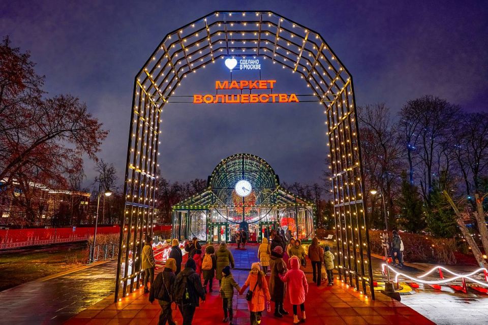 Столичные предприниматели могут представить продукцию в арт-павильонах «Сделано в Москве» на туристических улицах города