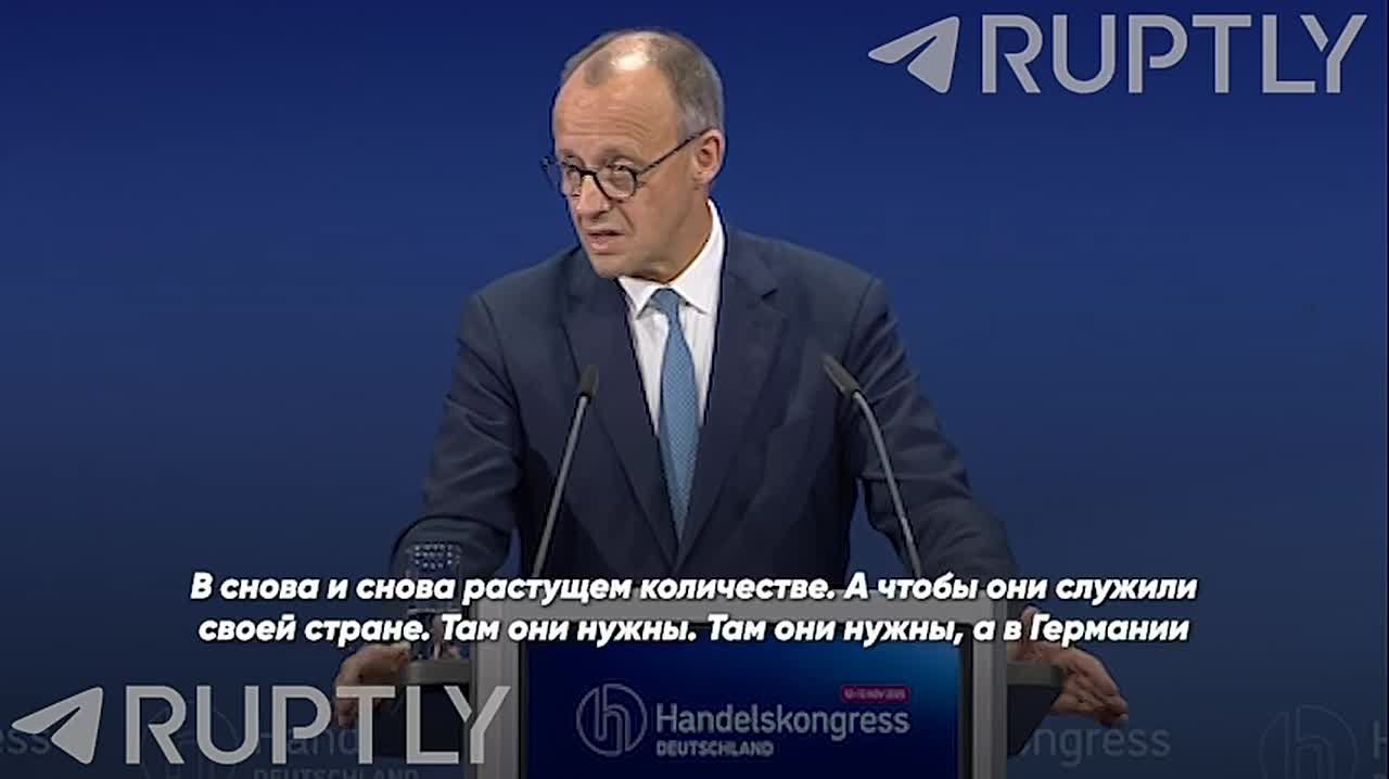 «Я попросил президента Украины озаботиться тем, чтобы молодые мужчины с Украины не ехали в Германию... А чтобы они служили своей стране», — канцлер ФРГ Мерц устал содержать ухилянтов