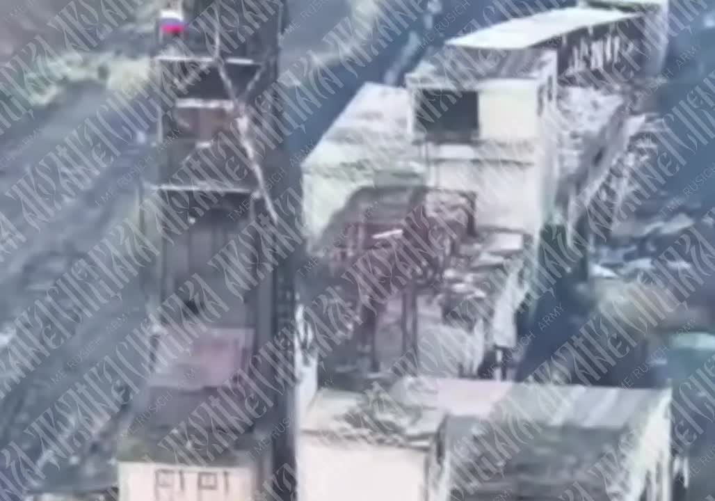 Шахта Мирнограда наша. В предыдущем срезе обстановки в Покровско-Мирноградской агломерации отметили, что Мирноград постепенно переходит под наш контроль