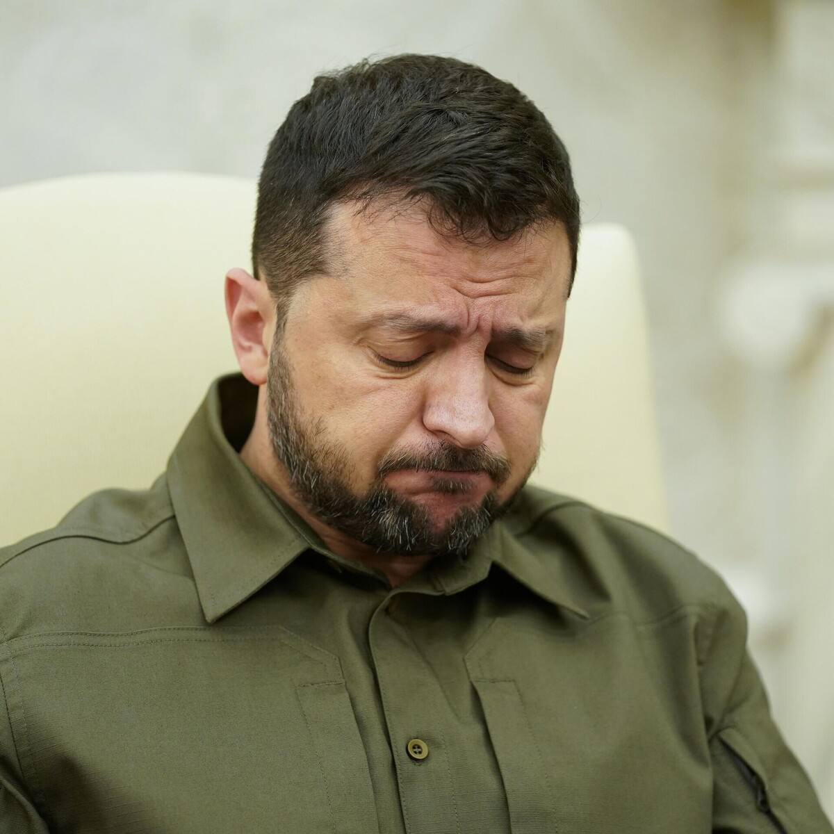 ГДЕ ДЕНЬГИ, ЗЕЛЬ?. Журналист, писатель Сергей Строкань @strokan Пока Украину сотрясает грандиозный скандал вокруг «чёрной кассы» Зеленского, внешняя группа поддержки отчаянно пытается найти ещё денег для срочной отправки...