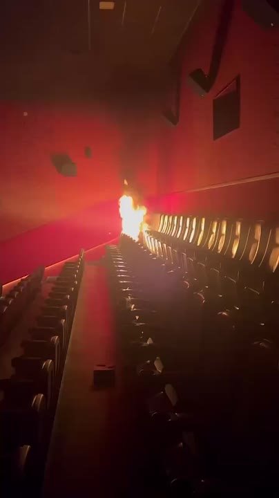 Екатерина Мизулина: Вчера вечером подросток поджёг кинозал в Москве - в зале началась паника, показы прервали