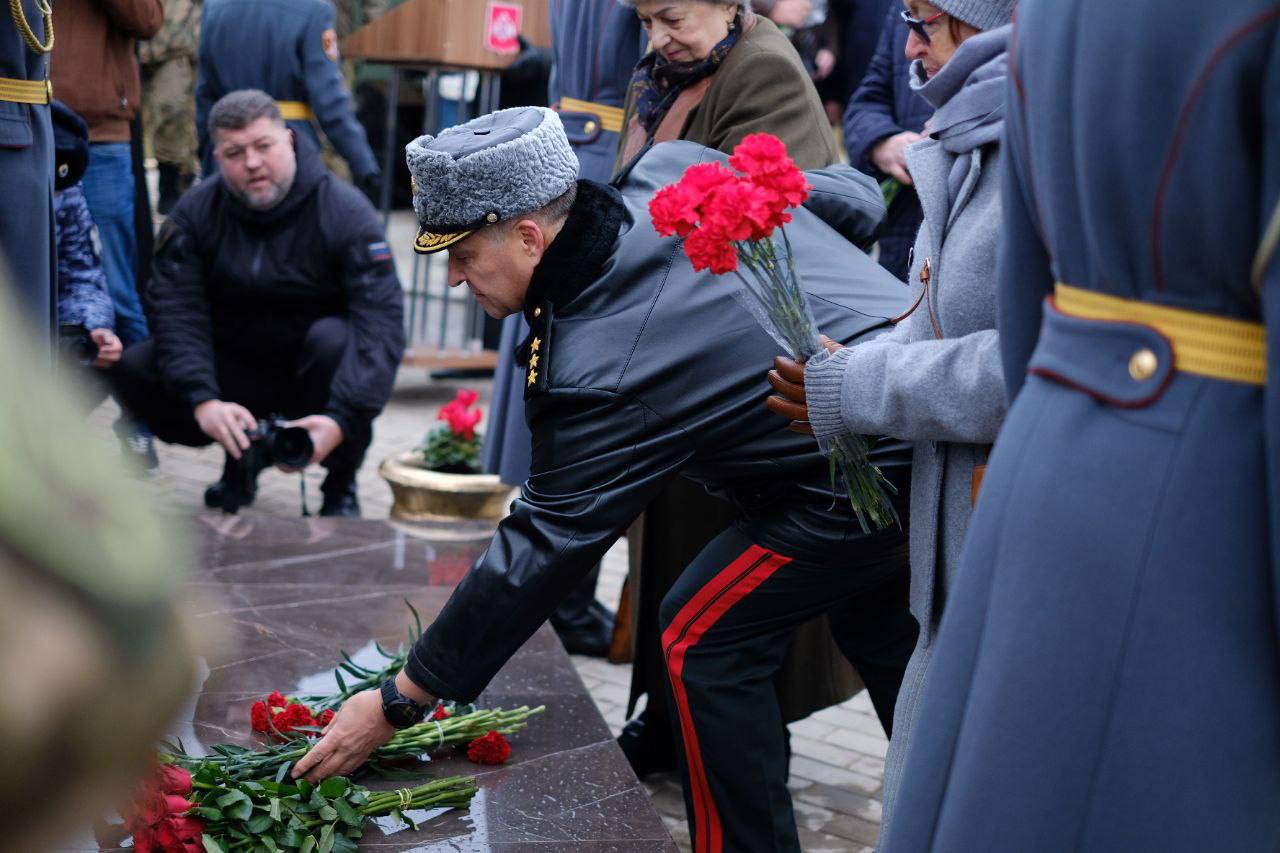 В Московской области торжественно открыли бюст генерал-полковнику Юрию Васильевичу Шаталину В Московской области торжественно открыли бюст генерал-полковнику Юрию Васильевичу Шаталину