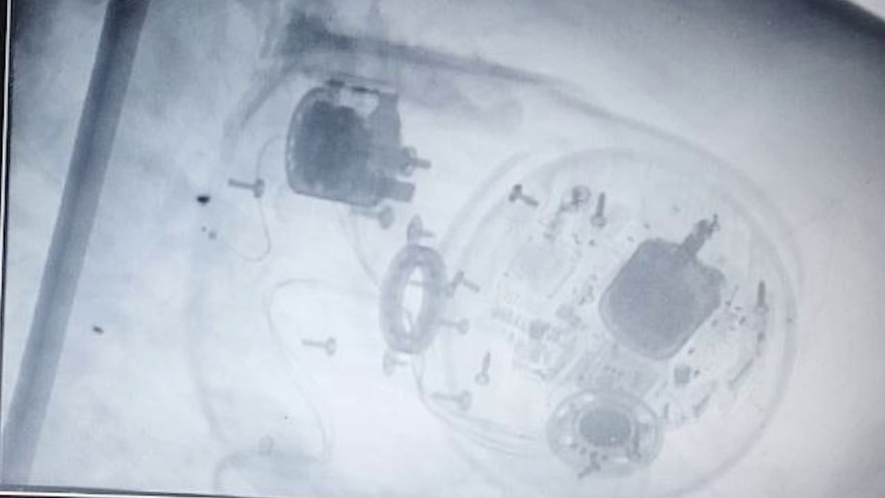 Украинские спецслужбы закамуфлировали камеру для передачи видео за рубеж в вазу с цветами на Троекуровском кладбище — таким образом разведка Украины готовилась к теракту против одного из высших должностных лиц России в Москве Украинские спецслужбы закамуфлировали камеру для передачи видео за рубеж в вазу с цветами на Троекуровском кладбище — таким образом разведка Украины готовилась к теракту против одного из высших должностных лиц России в Москве