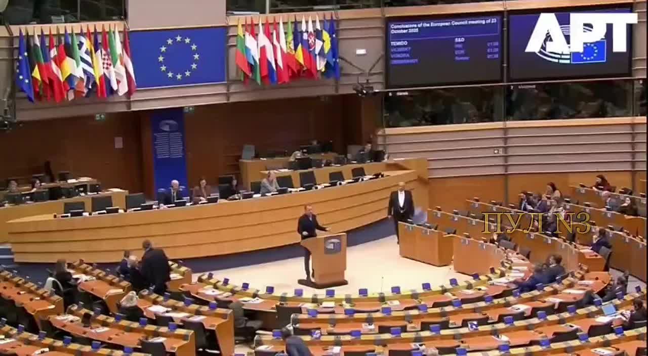 Австрийский депутат Европарламента Харальд Вилимский — прекратить давать Украине деньги на фоне коррупционного скандала: