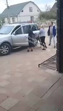 В селе Городище Ровенской области Украины жена военкома занялась мобилизацией граждан