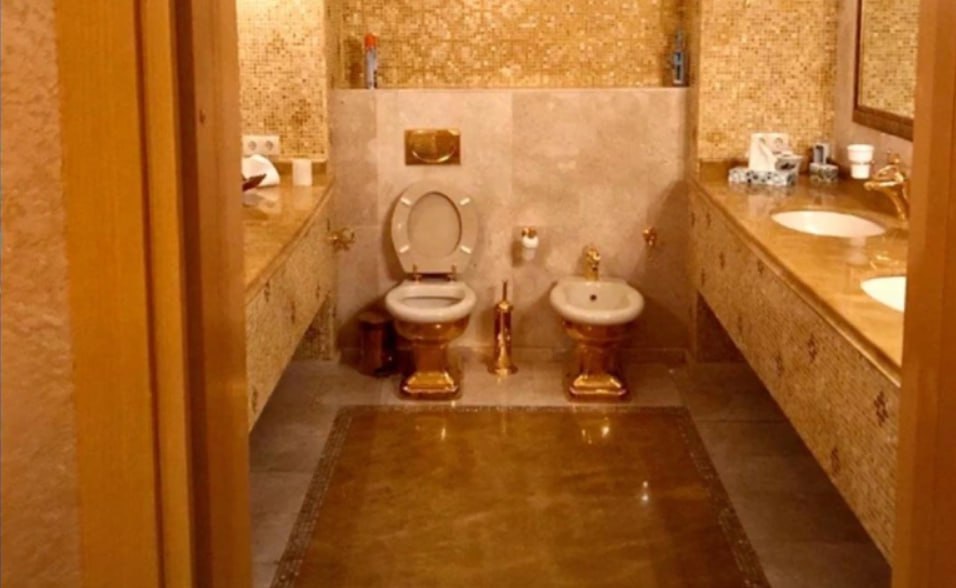 Подробности расследования коррупции в «Энергоатоме» шокировали украинцев, офис президента Владимира Зеленского оказался втянут в крупнейший скандал с момента его вступления в должность, что дестабилизировало власть в Киеве в...